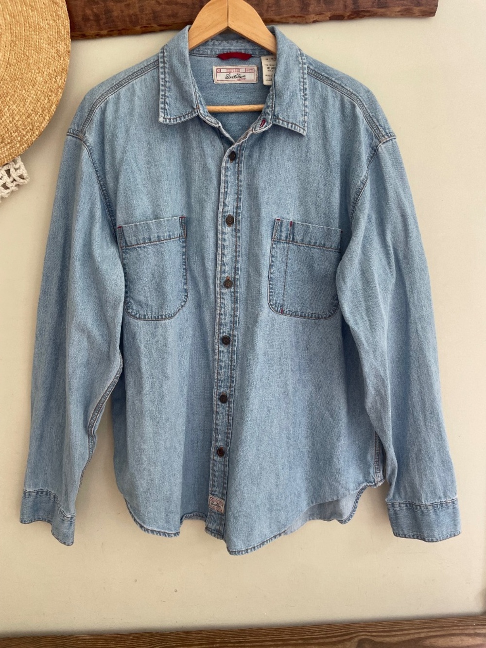 Levi’s | long sleeve button down blue chambray denim utility work shirt xl